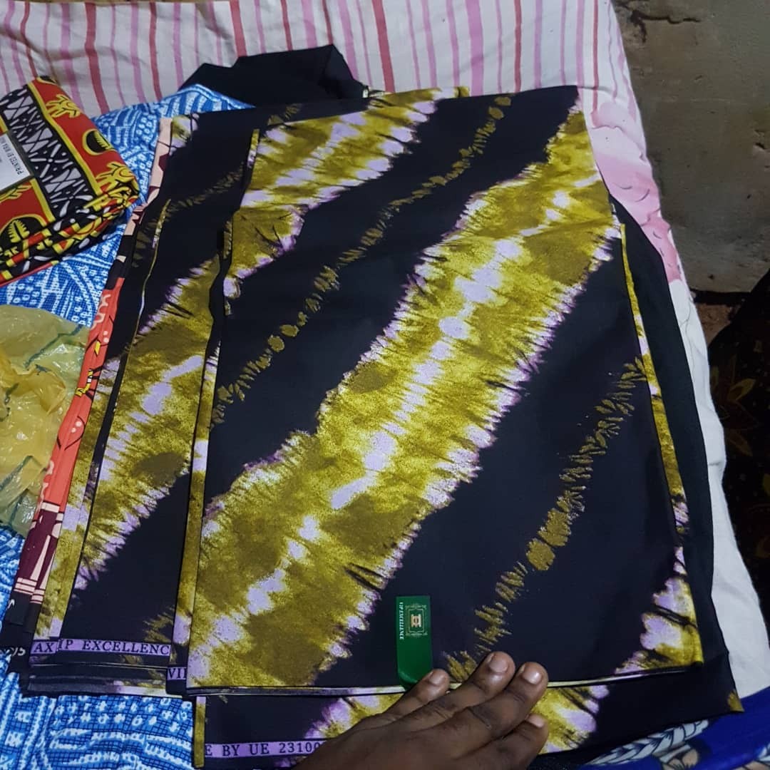 Coupon Tissu Wax Africain 100% Coton - Cameroun - 2 Yards (environ 180 Cm) - NEUF