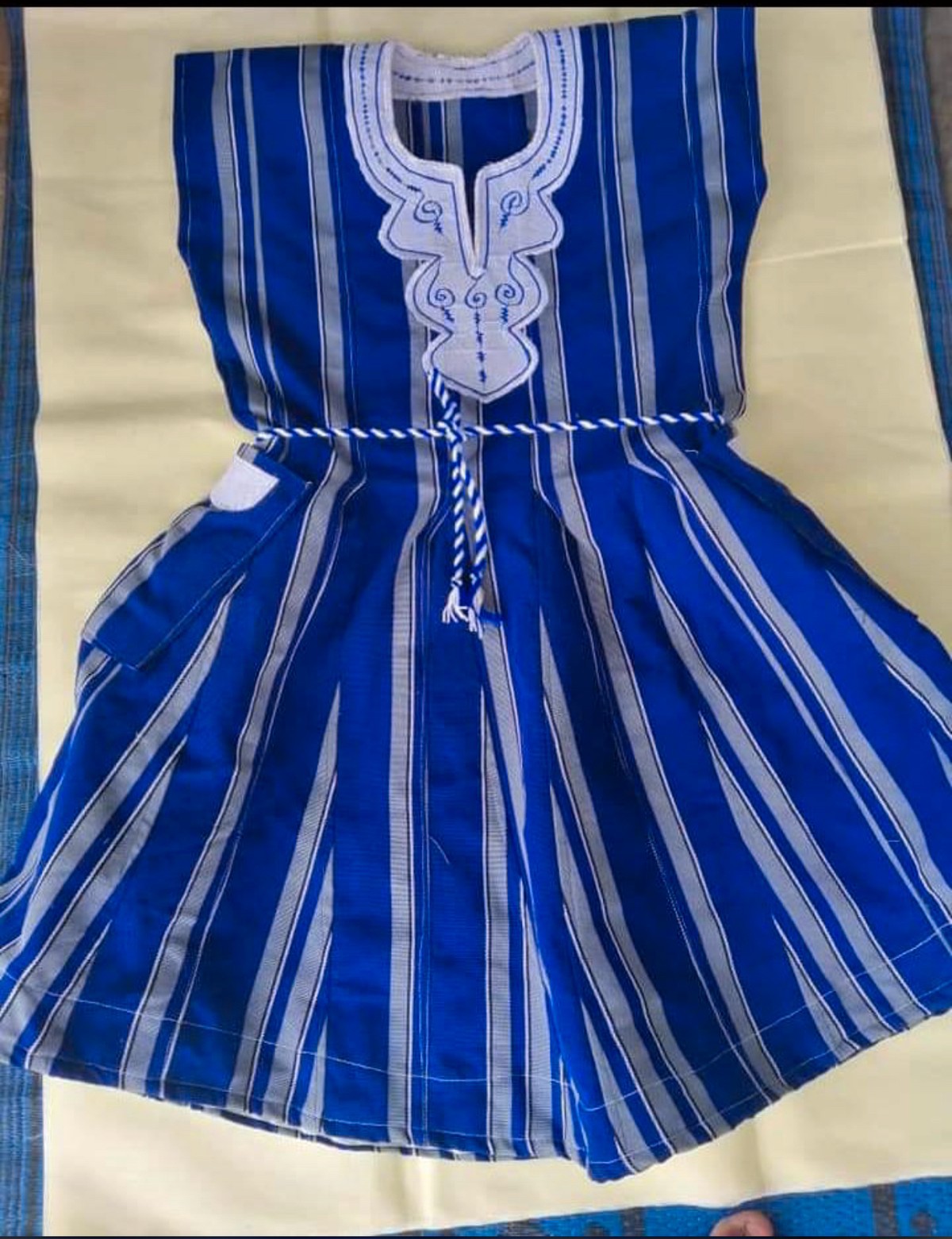 Tenue indigène ghanéenne par objcouture Robes Milongues Afrikrea