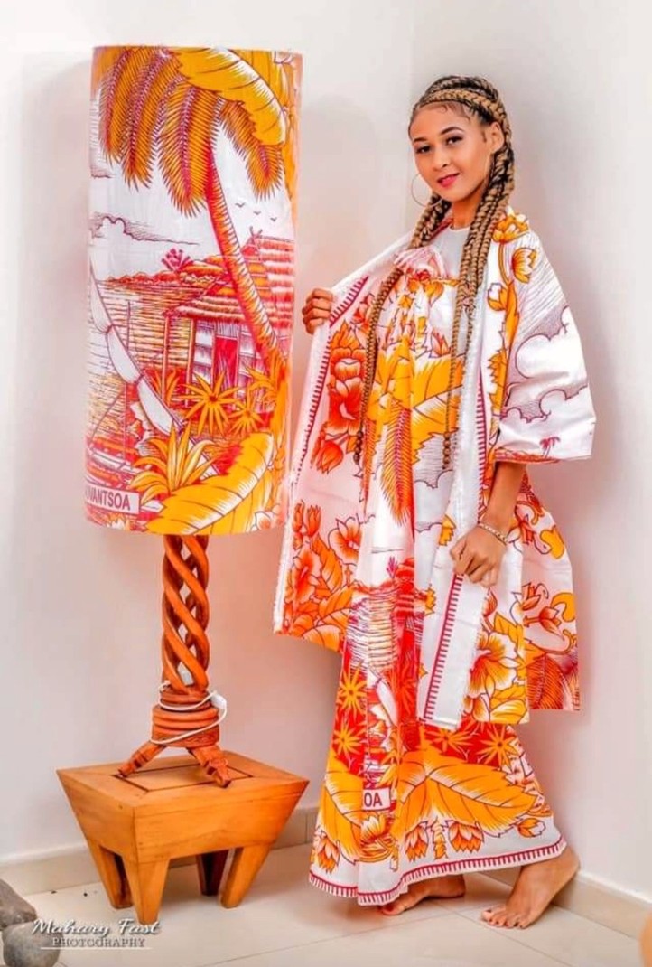 LAMBAOINE Ensemble Pagne Traditionnel Malagasy Madagascar Par Madatsart 