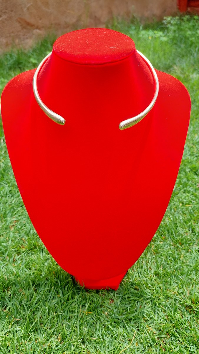 Gold collar necklace, Open choker 
