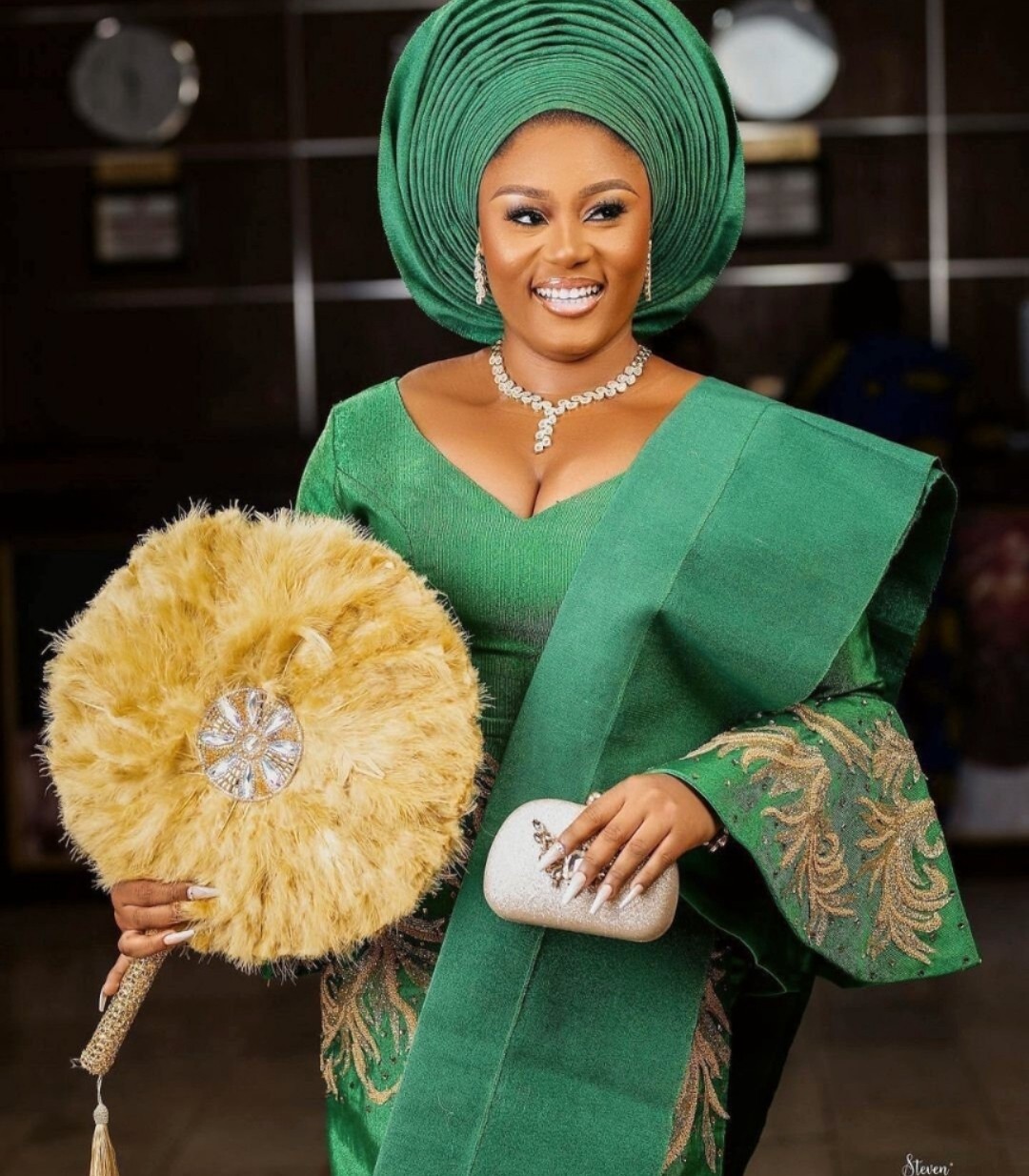 nigerian traditional wedding fans