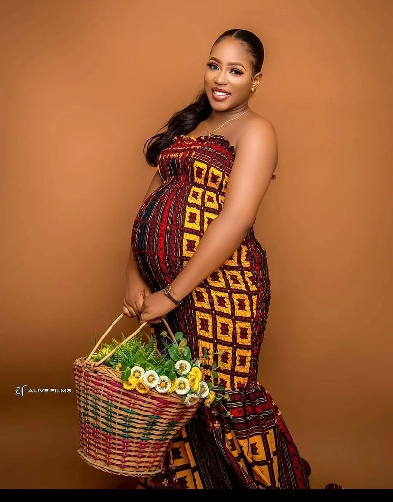 Stretchy African print maternity dress 