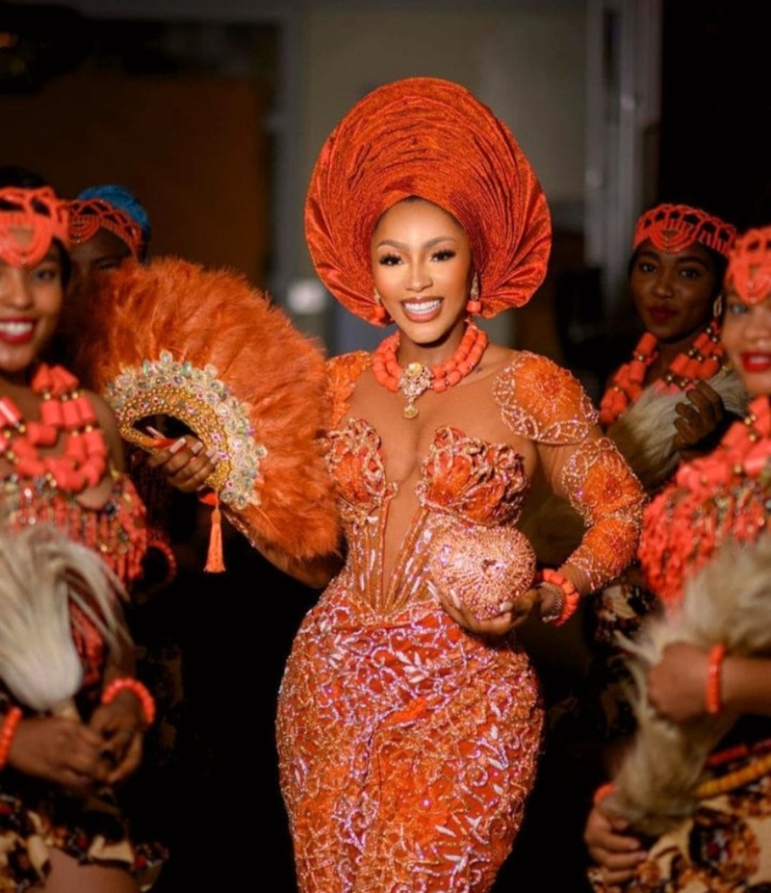 nigerian traditional wedding fans